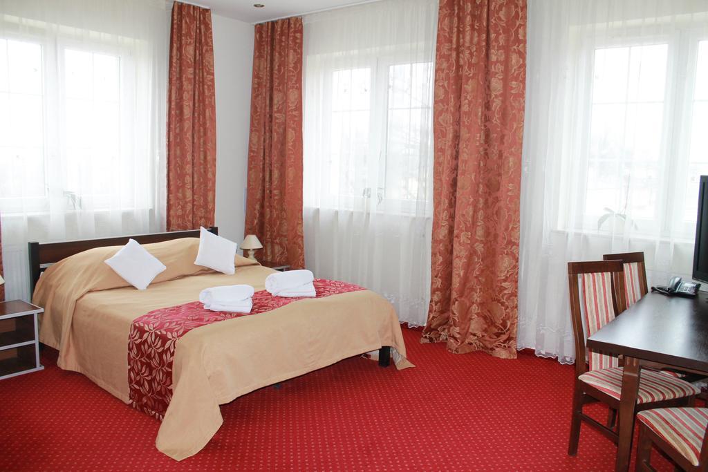 Hotel Kaprys Swidnik  Exterior photo